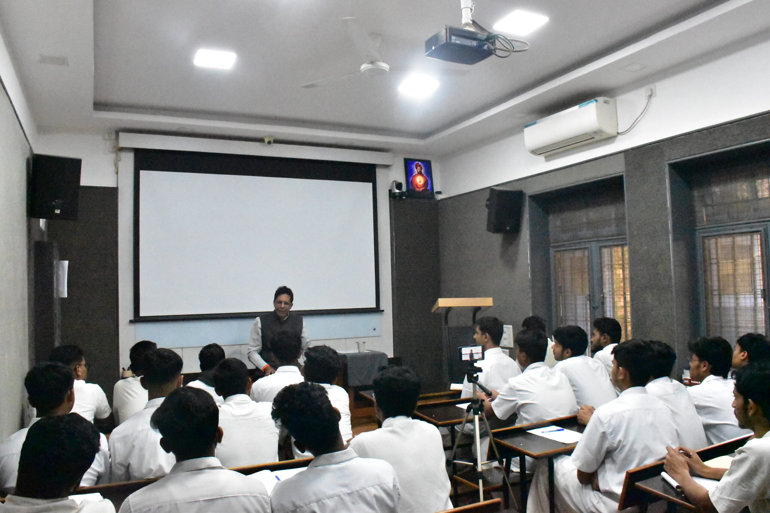 SRI RAMAKRISHNA VIDYARTHH MANDIRAM